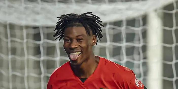 Trabzonspor taraftarı transferini bekliyor! Yıldız isimde ciddi sorunlar 10